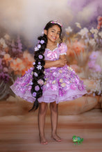 Load image into Gallery viewer, Lantern Princess