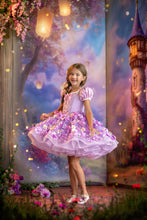 Load image into Gallery viewer, Lantern Princess