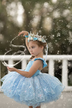 Load image into Gallery viewer, Snow Queen